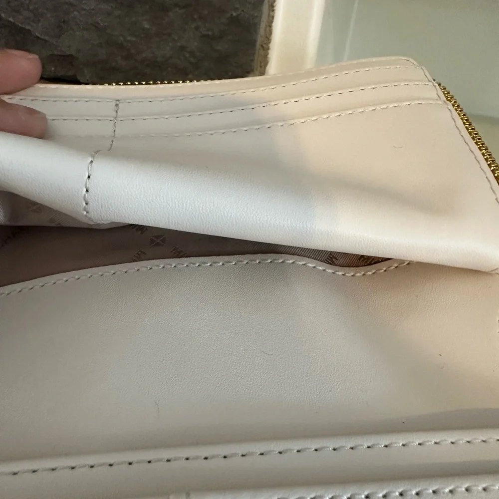 Michael Kors Zip Around Wallet-Beige - Picture 5 of 6